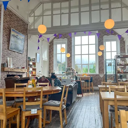 Nyaraló Shepherds Hut At Maes Stunning Fell Views And Next Door To Popular Cafe For Sweet Treats